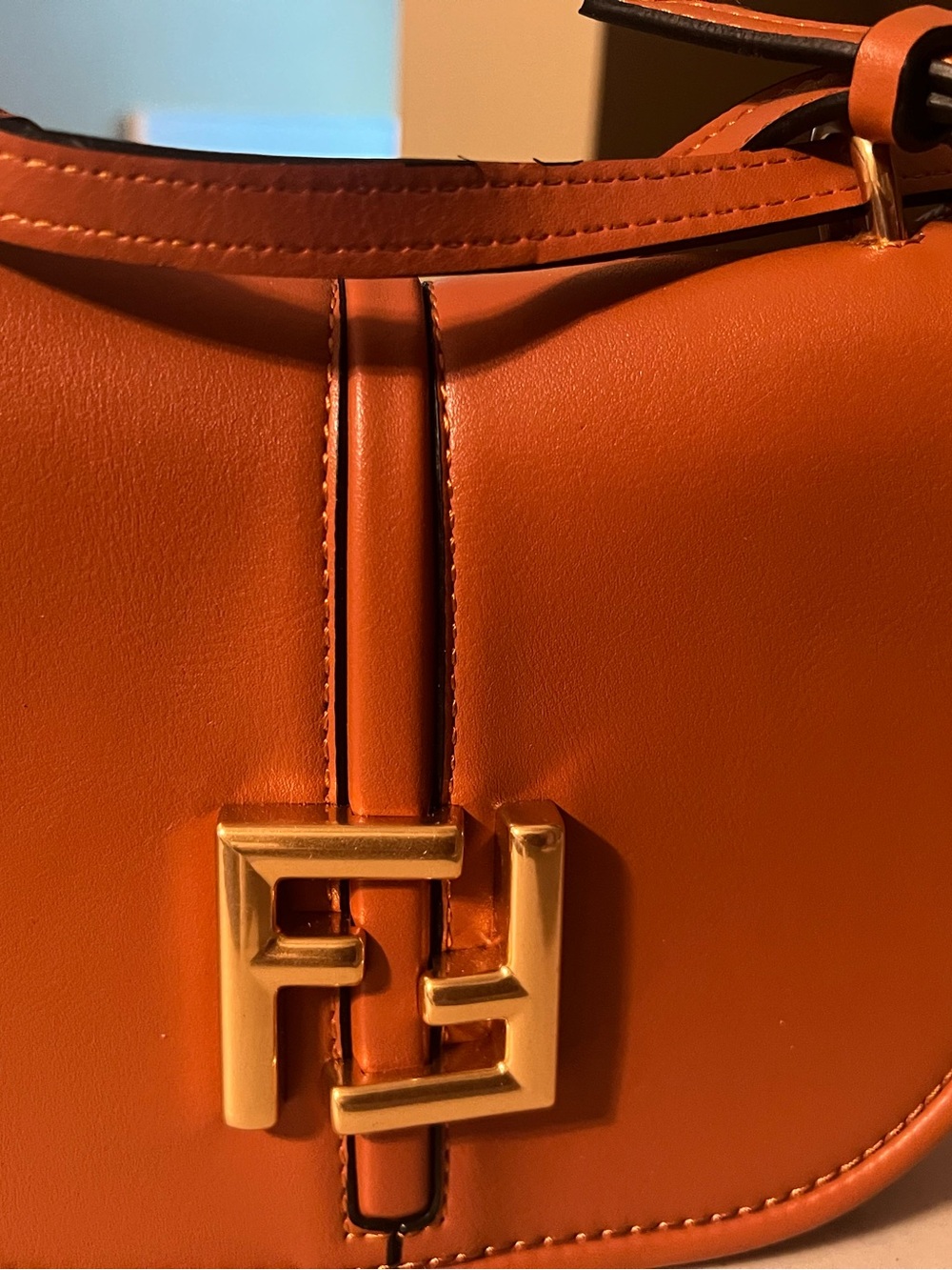 Fendi C’mon mini shoulder brown Leather Shoulder Bag with featuringGold FF Logo